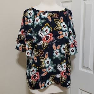LOFT Flowy floral top